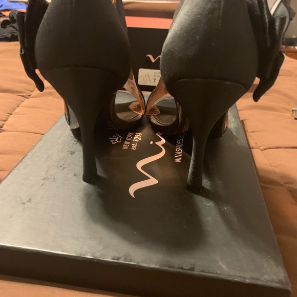 Nina Clova Black sandals - Picture 6 of 6